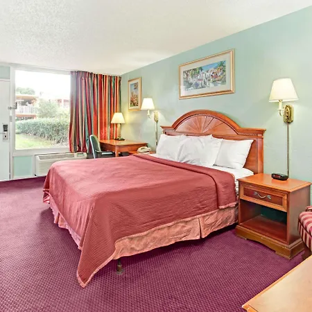 Howard Johnson By Wyndham Tropical Palms Kissimmee-3