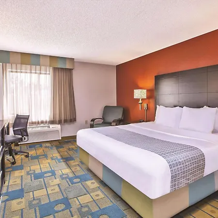 La Quinta Inn By Wyndham Toledo Perrysburg-3