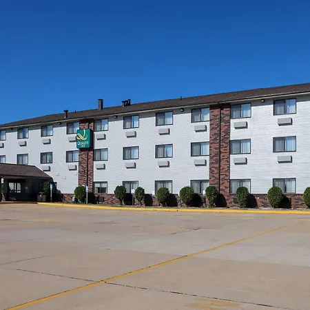 Quality Inn & Suites Bloomington I-55 And I-74-3