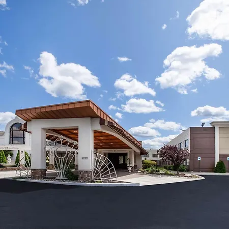 Days Inn & Suites By Wyndham Rochester Hills Mi-2
