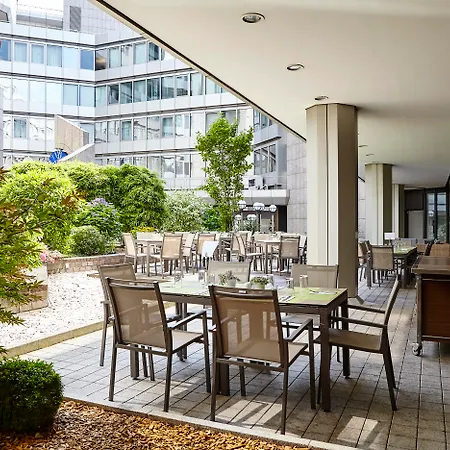 Clayton Hotel Dusseldorf City Centre-3
