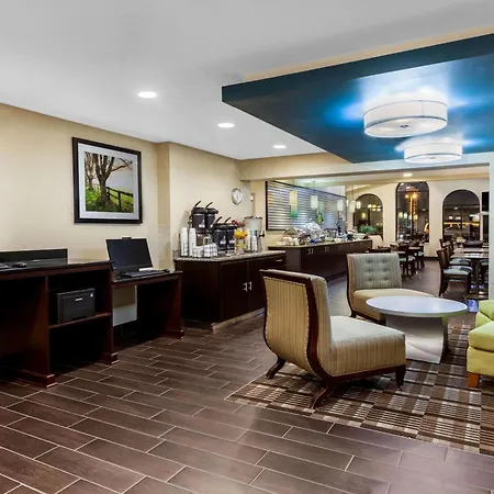 La Quinta Inn By Wyndham Sandusky Near Cedar Point-2