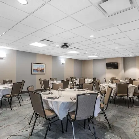 Comfort Inn Bay City - Riverfront-3