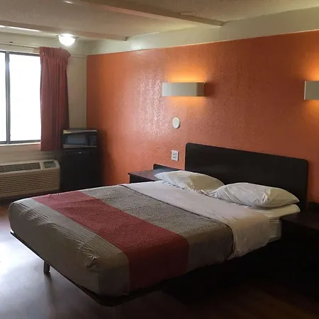 Travelodge By Wyndham Benton Harbor Mi-2