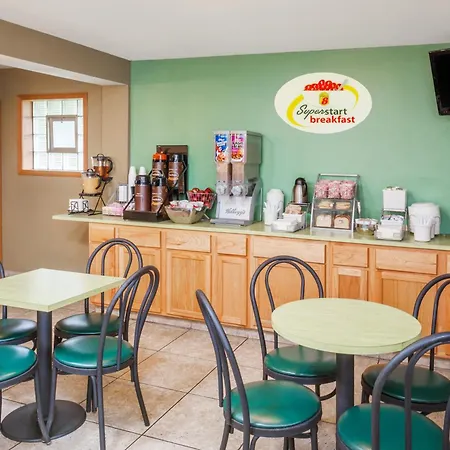 Super 8 By Wyndham Stevensville St Joseph-2