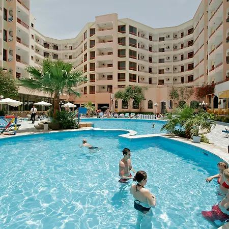 Empire Hotel Aqua Park - Couples And Families-3