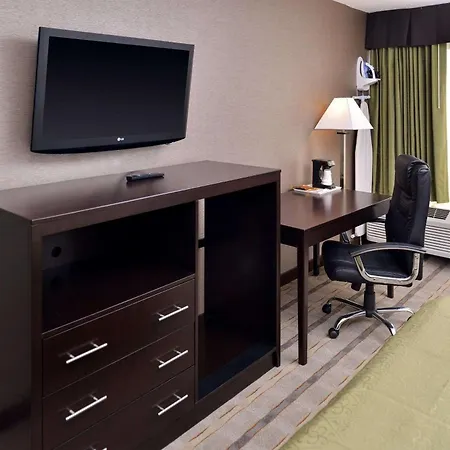 Quality Inn & Suites Matteson Near I-57-2