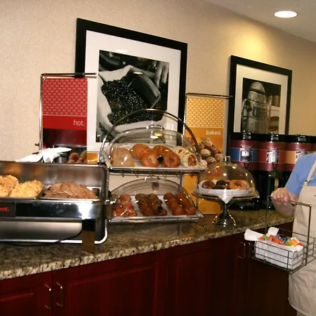 Hampton Inn Sandusky-Central-3