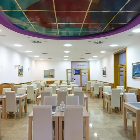 Hotel Komodor-3
