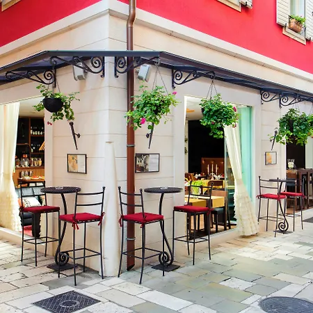 Marmont Heritage Hotel (Adults Only)-3