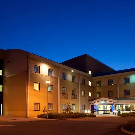 Holiday Inn Express Cardiff Airport, An Ihg Hotel-3