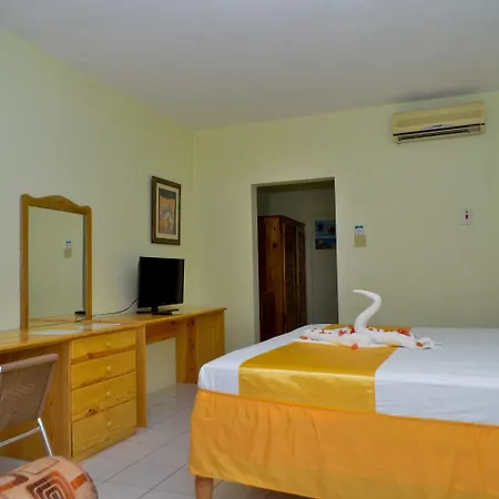 Fun Holiday Beach Resort-3