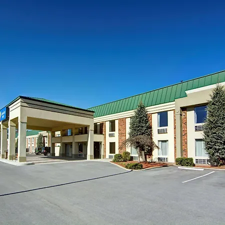 Clarion Pointe Beckley-2