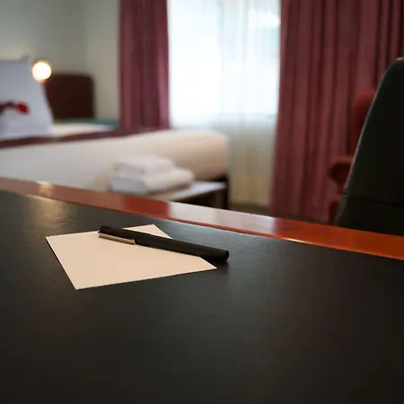 Best Western Plus Easton Inn & Suites-3