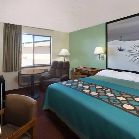 Super 8 By Wyndham Alamogordo - White Sands-3