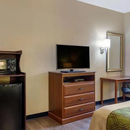 Econo Lodge Belton - Kansas City South-3