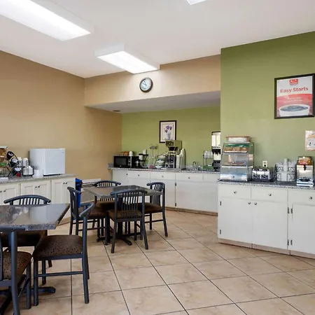 Econo Lodge Belton - Kansas City South-2