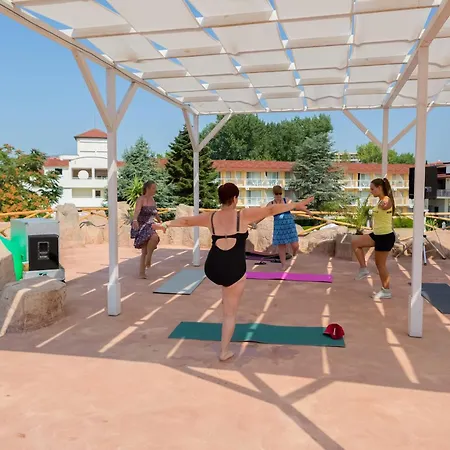 Dit Evrika Beach Club Hotel-2