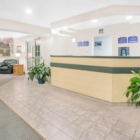 Microtel Inn & Suites By Wyndham Broken Bow-2