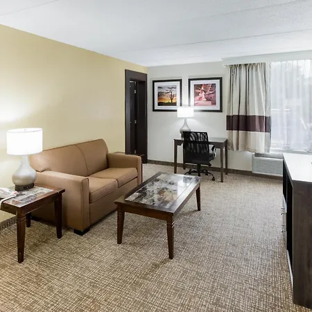 Quality Inn & Suites Plattsburgh-2