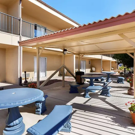 Econo Lodge Inn & Suites Socorro-3