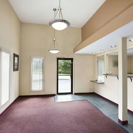 Travelodge By Wyndham La Porte/Michigan City Area-3