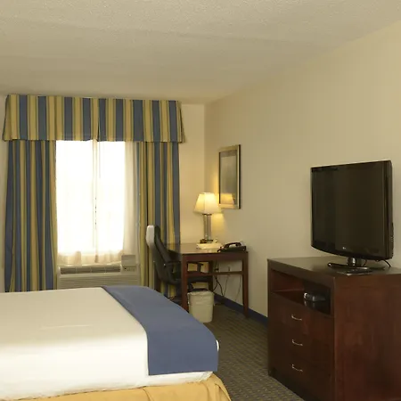 Holiday Inn Express & Suites Wilson-Downtown By Ihg-3