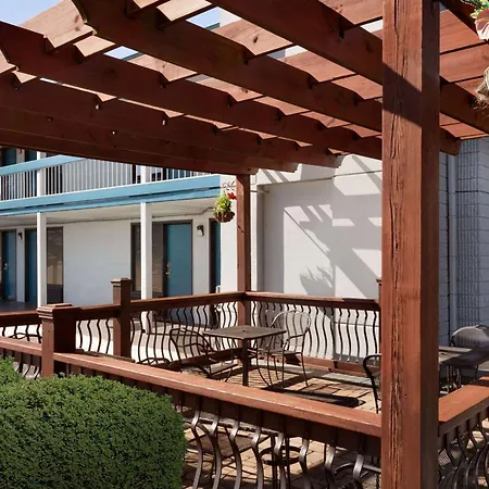 Baymont By Wyndham Wilmington-3