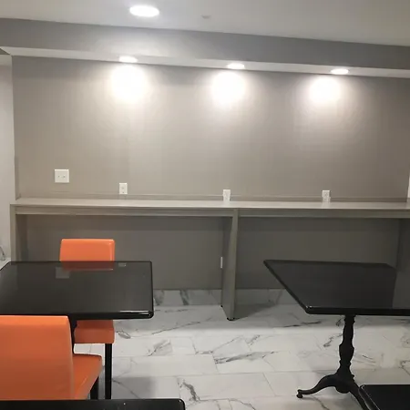 Microtel Inn By Wyndham Charlotte Airport-2