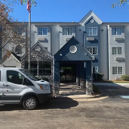 Microtel Inn By Wyndham Charlotte Airport-3