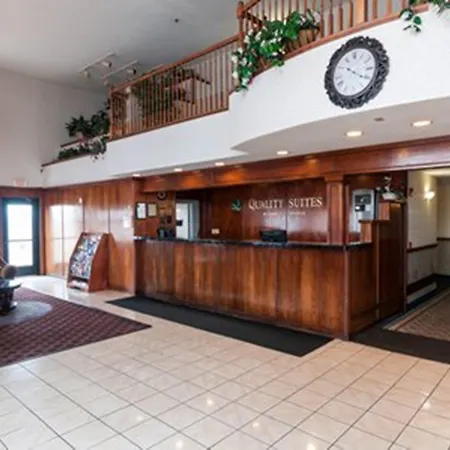Quality Suites Albuquerque Airport-3