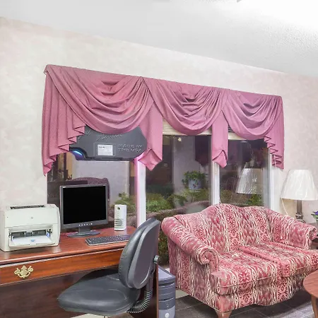 Super 8 By Wyndham Decatur Priceville-3