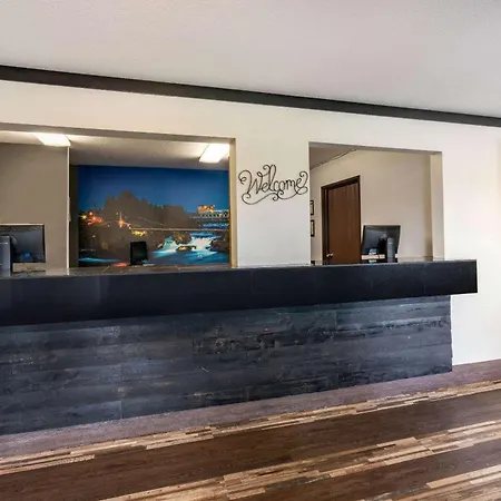 Super 8 By Wyndham Spokane Valley-2