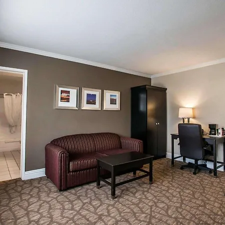 Comfort Suites San Clemente Beach-2