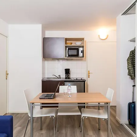 Aparthotel Adagio Access Paris Clamart-3