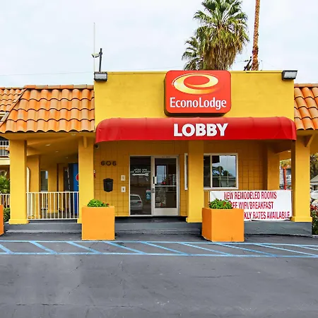 Econo Lodge San Bernardino I-215-3