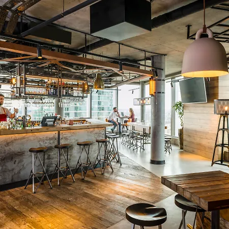 Novotel London Canary Wharf-3