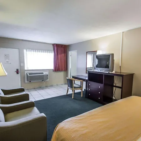 Econo Lodge Cocoa Beach - Near The Port-3