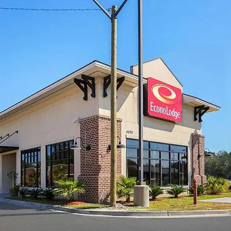 Econo Lodge Garden City - Savannah-3