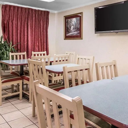 Rodeway Inn Madison Heights - Detroit-2