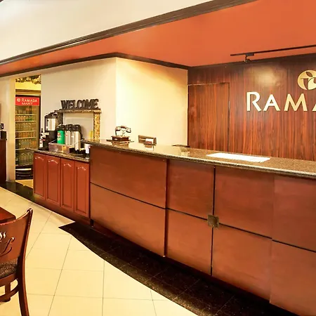 Ramada By Wyndham Pasadena-3
