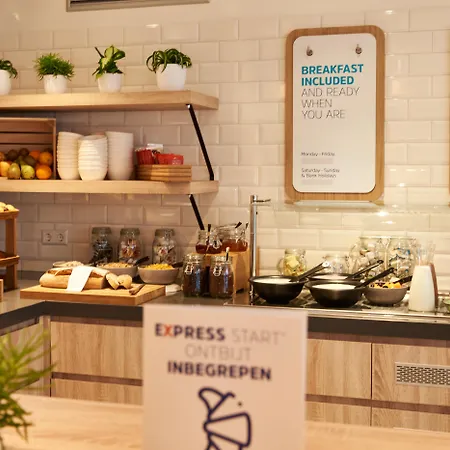 Holiday Inn Express Amsterdam - City Hall By Ihg-3