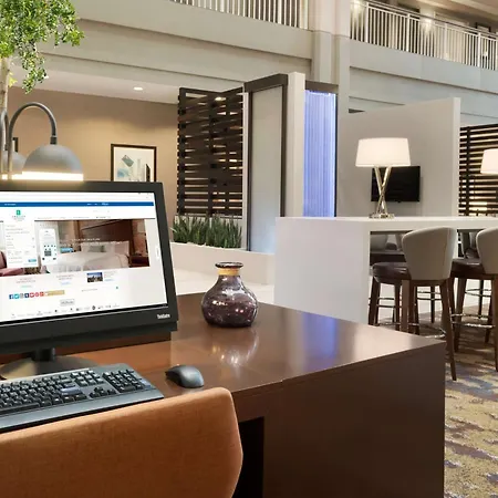 Embassy Suites By Hilton Chicago Lombard-3