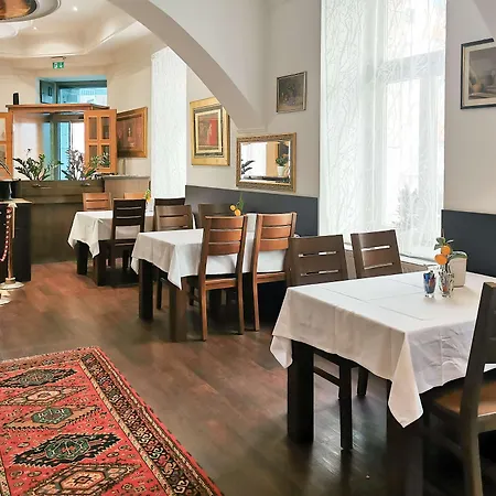 Best Western Hotel Strasser-3
