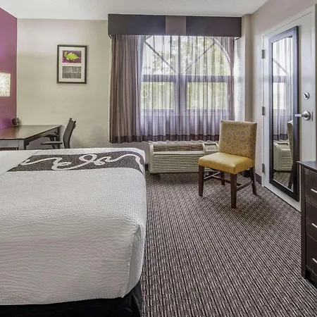 La Quinta By Wyndham Miami Lakes-2