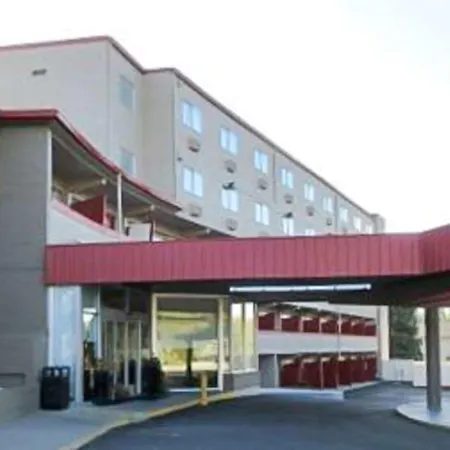 Quality Inn & Suites Airport-2