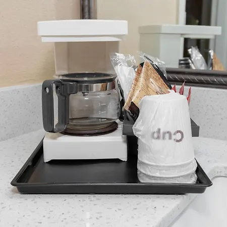 Red Roof Inn & Suites Macon-3