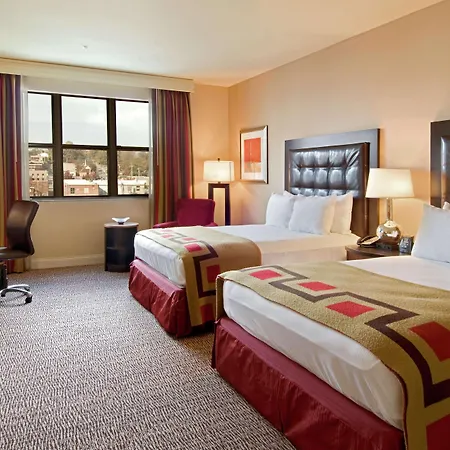 Hilton Promenade Branson Landing-2