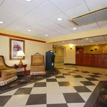Quality Inn & Suites Bensalem-3