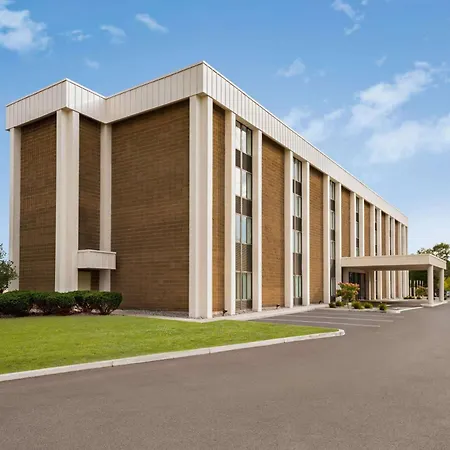 Super 8 By Wyndham Liverpool/Syracuse North Airport-2